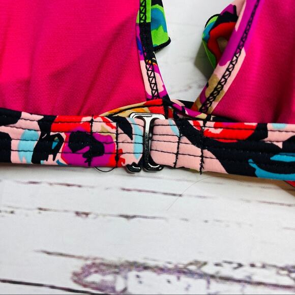 Perfect for summer multi color ruffle bikini top padded - Picture 10 of 11